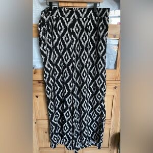Torrid Black and White Geometric Wide Leg Pants